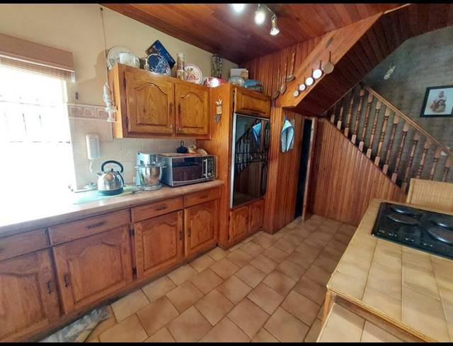 4 BEDROOM HOUSE FOR SALE IN PRETORIA GARDENS